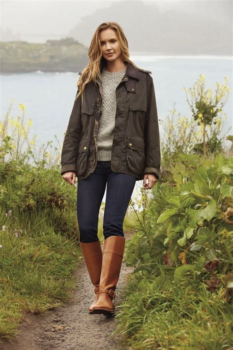 Women's Outdoor Clothes 